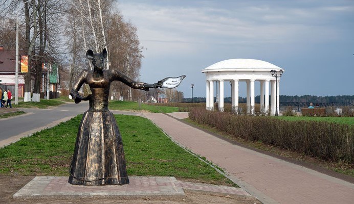 Подслушано мышкин. Мышкин бульвар. Мышкин старый бульвар. Мышкин достопримечательности памятники. Площадь 60 Мышкин.