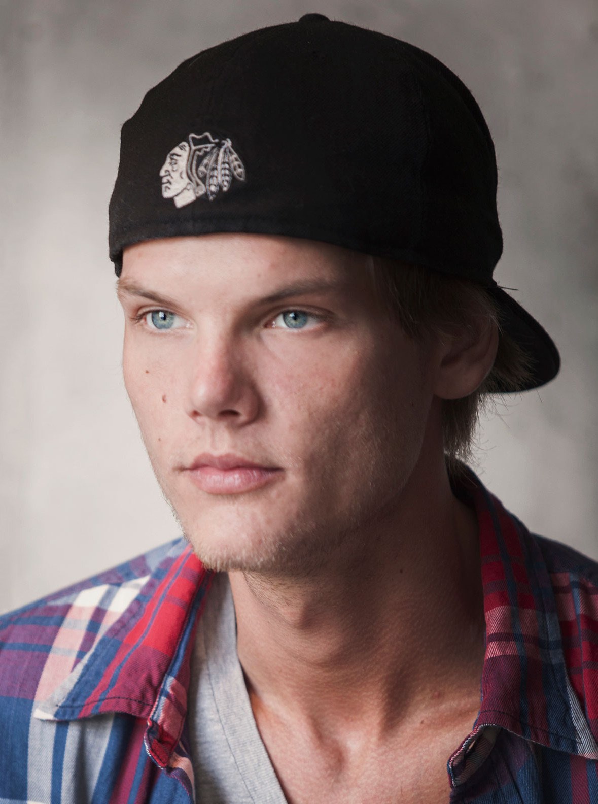 known by his stage name avicii (stylized as 06vicii or ◢ ◤