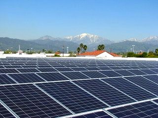 Năng lượng mặt trời trên Covina Walmart |  Một trong những mục tiêu bền vững rộng rãi của Walmart… |  Flickr