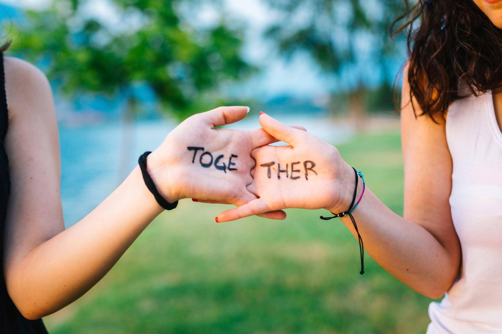The life we lived together. Друзья вместе навсегда. Картинка к слову вместе. Слово вместе. Совместно слово.