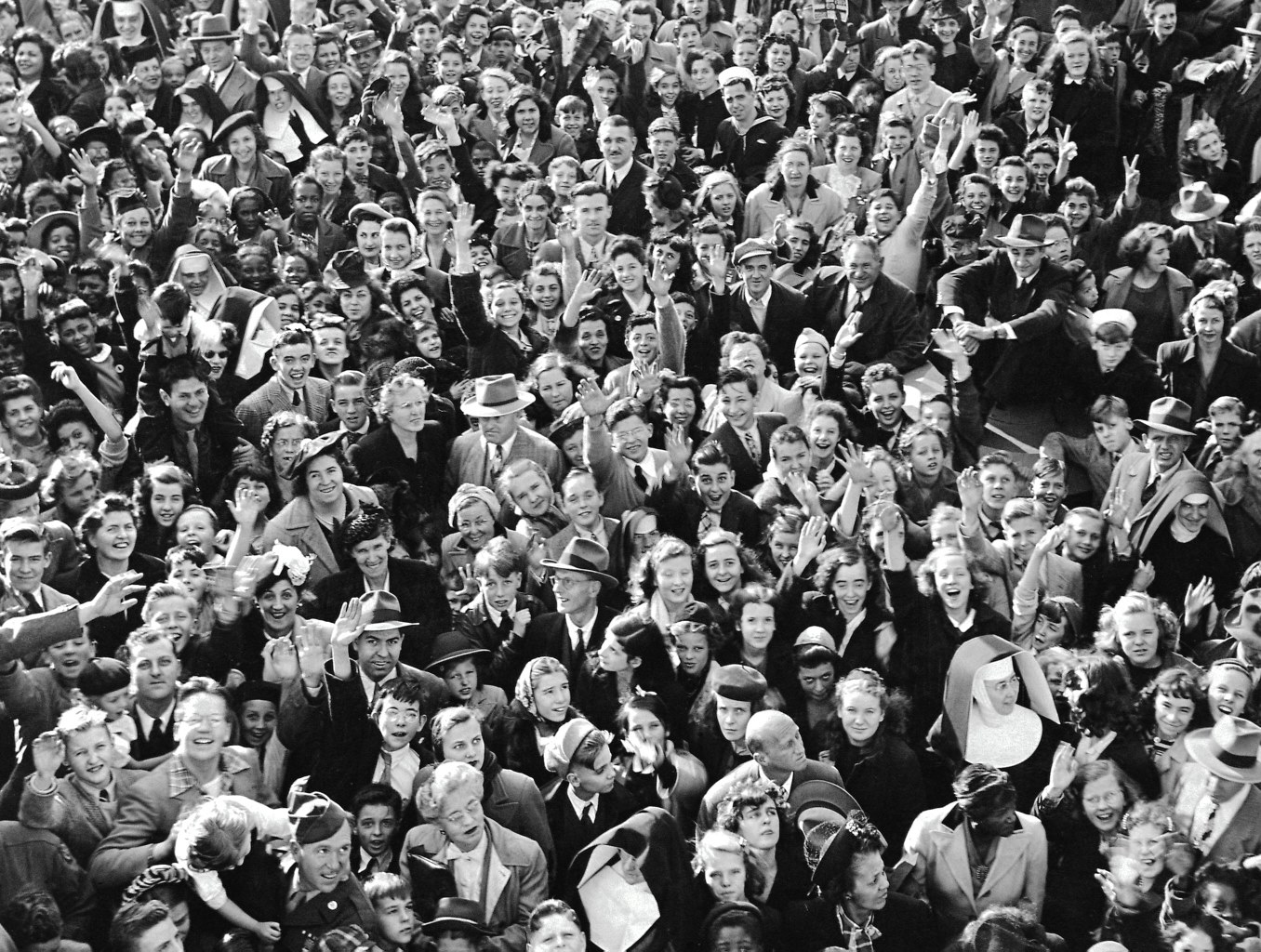 фотография толпы людей