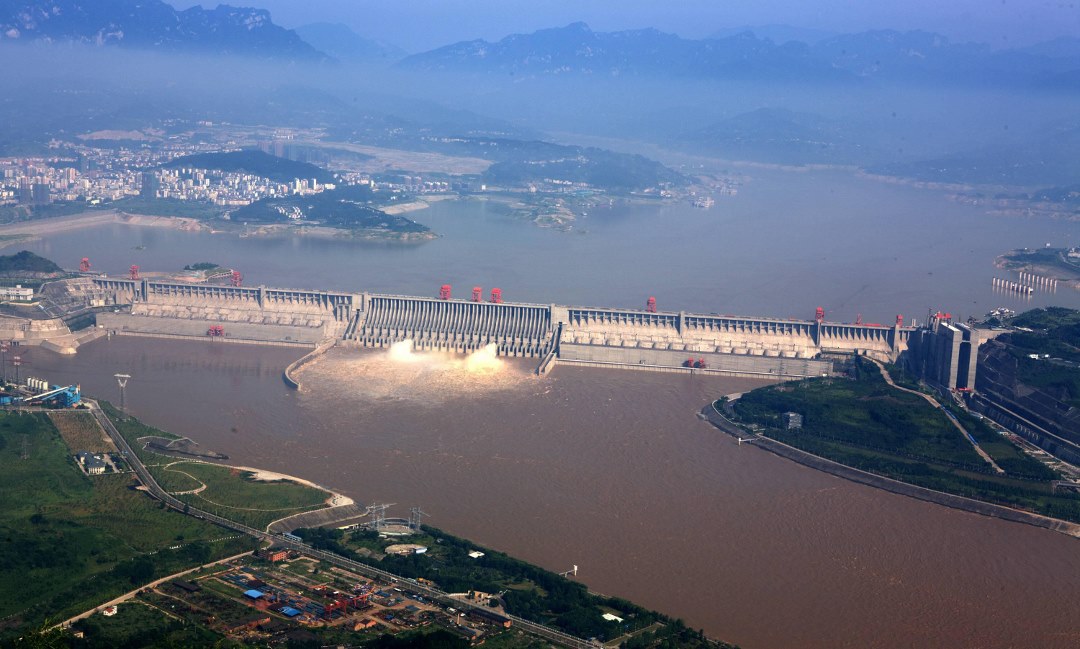 Three gorges dam. Санься три ущелья. Три ущелья Янцзы. Гидроэлектростанция три ущелья. Три ущелья ГЭС Янцзы.