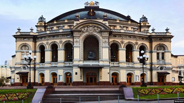 Посольство України попереджає театри Франції про ...