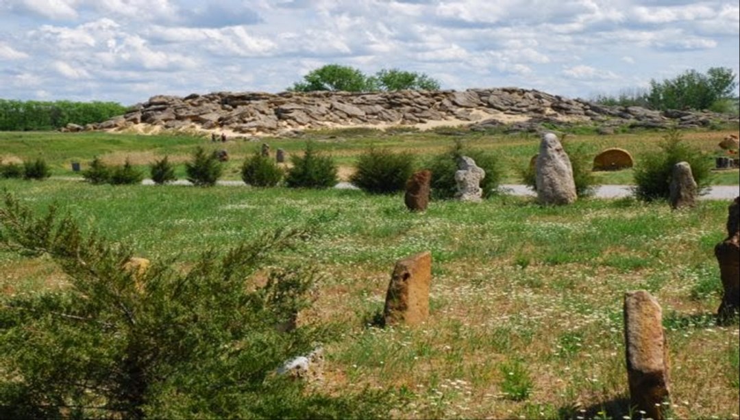 каменная могила мелитополь. музей каменная могила мелитополь. каменная могила мелитополь. заповедник каменная могила мелитополь. под мели.